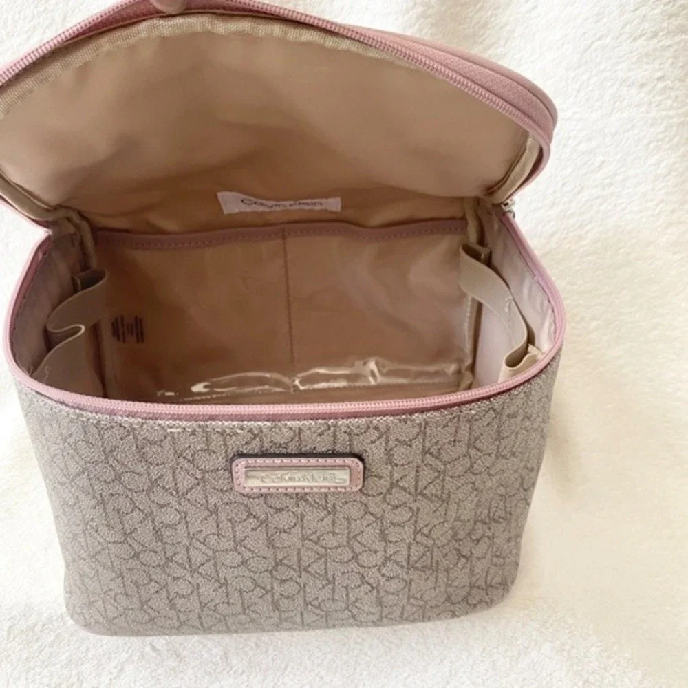 Calvin Klein Monogram Zip Toiletry Cosmetic Travel‎ Case Brown/Beige